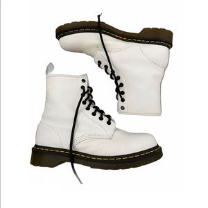 1460 Women’s Doc Martens In White